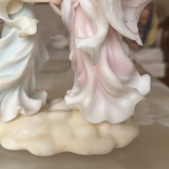 Roman Seraphim Classics Angels Heavenly Circle “Joined in Friendship” #81875 - Picture 5 of 7